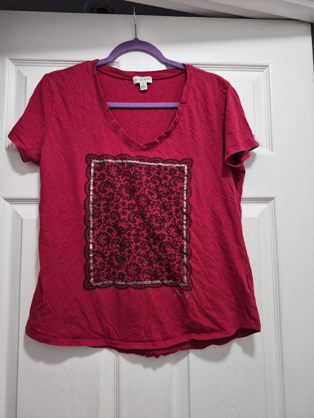 GUESS Red Short Sleeve V-Neck Tee with Black Graphic Panel